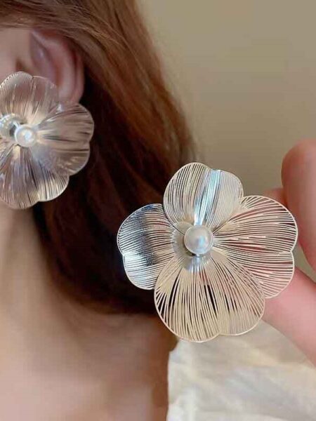Enacolor Personality Flower Pearl Earrings for Jewelry Party Girl Accessories Gifts New 2024