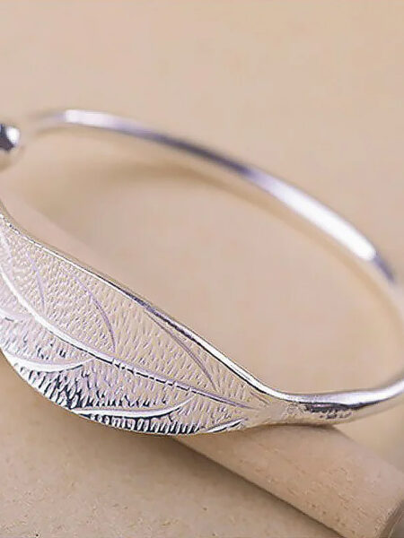 Fashion Silver Color Woman Cuff Bracelet Open Leaf Shaped Adjustable Charm Bangle Girls Party Jewelry Christmas Gifts