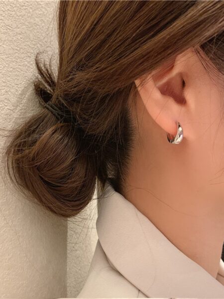 Huitan Fashion Metal Hoop Earrings for Women Simple Versatile Daily Wear Everyday Ear Accessories Young Girls Statement Jewelry