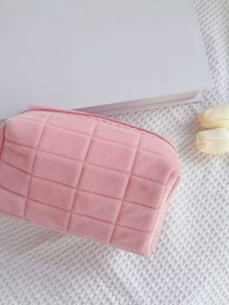 Cute Plush Makeup Bag for Women Portable Travel Small Cosmetic Bags Solid Color Zipper Toiletry Bag Washing Pouch Storage Bags