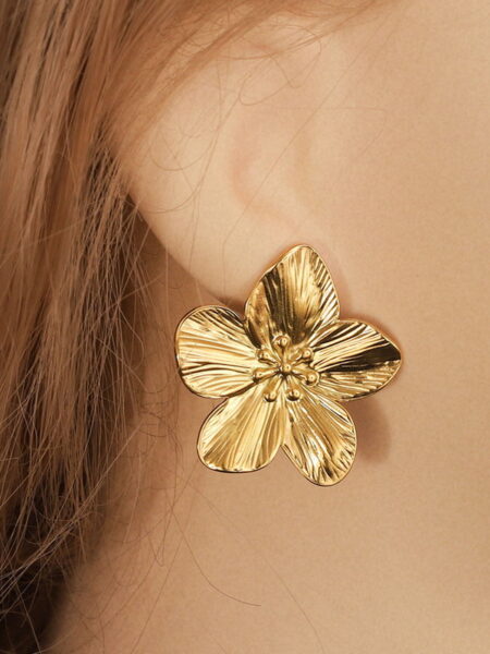 New Trendy Metal Petal Stud Earrings for Women Gold Plated Simple Flower Earring Girls Party Wedding Banquet Statement Jewelry